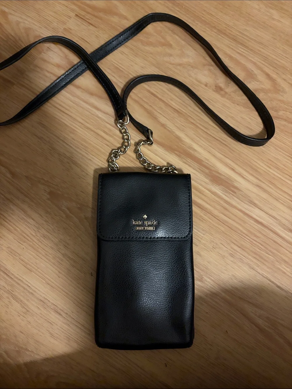 kate spade black leather small crossbody phone pouch with gold chain